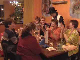 Restaurantzauberer. Zauberkunst zwecks Kundenbindung
